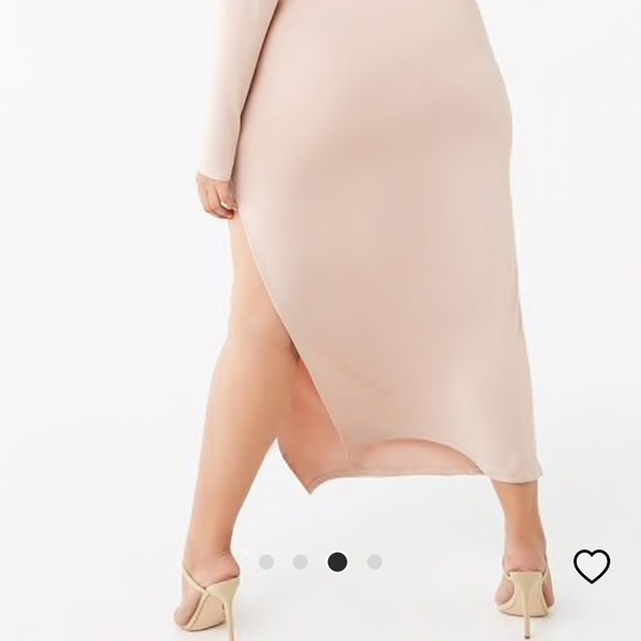 Plus size knotted maxi dress - Picture 2 of 5